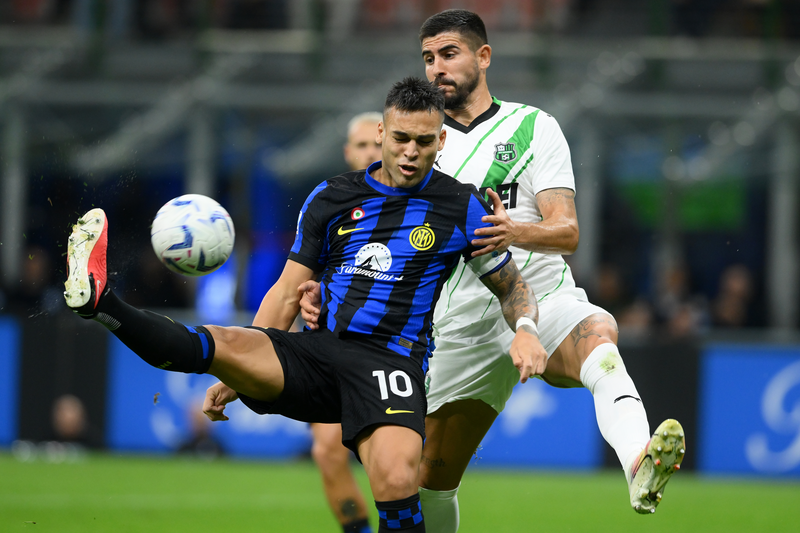 Inter perde do Sassuolo, dá adeus ao 100% e divide ponta do Italiano com  Milan