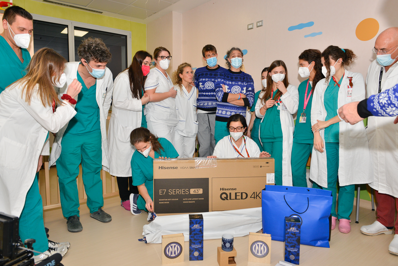L'Inter in visita nelle pediatrie milanesi