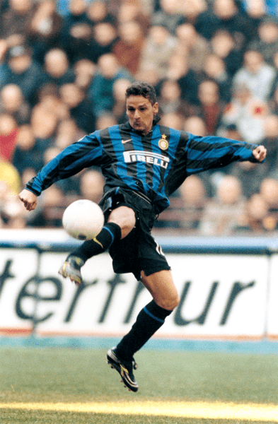 Serie A classic: Ronaldo v Baggio | Soccer | The Guardian