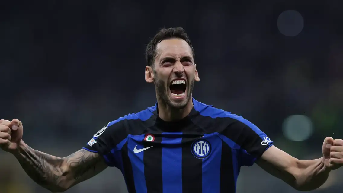 Inter and Hakan Calhanoglu together until 2027