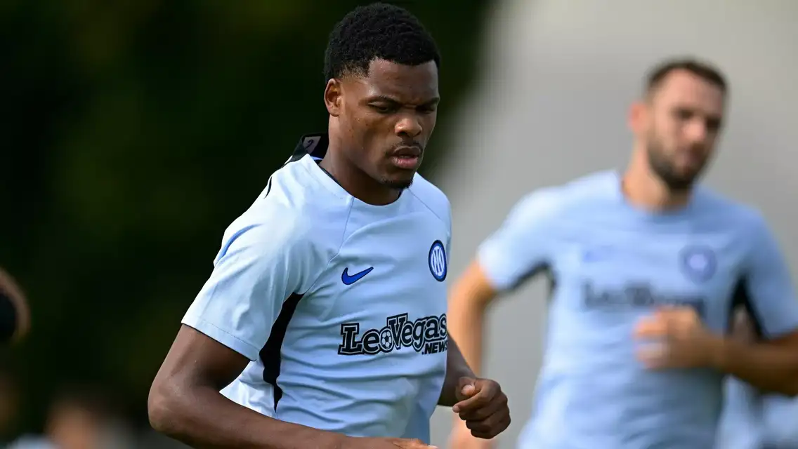 The conditions of Stefan de Vrij and Denzel Dumfries