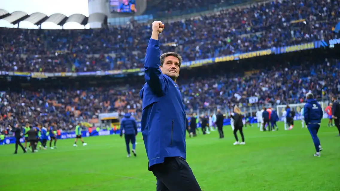 MILAN, ITALY - OCTOBER 25: Head Coach Cristian Chivu of FC Internazionale celebrates after winning the Serie A match between