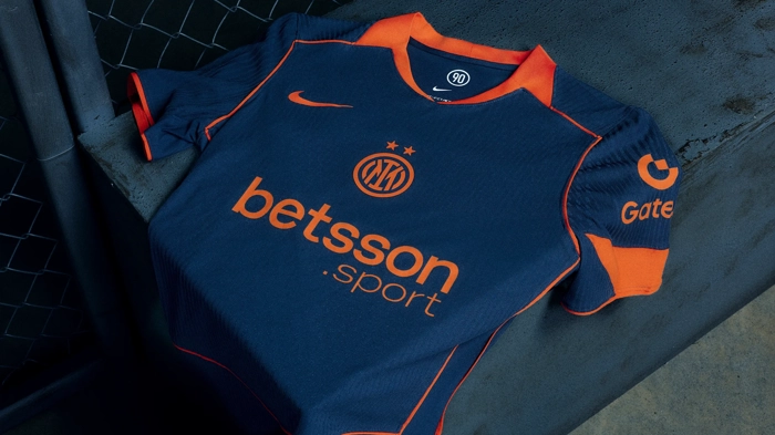 Camisa Inter 2025/26 Third dobrada mostrando gola e detalhes em laranja