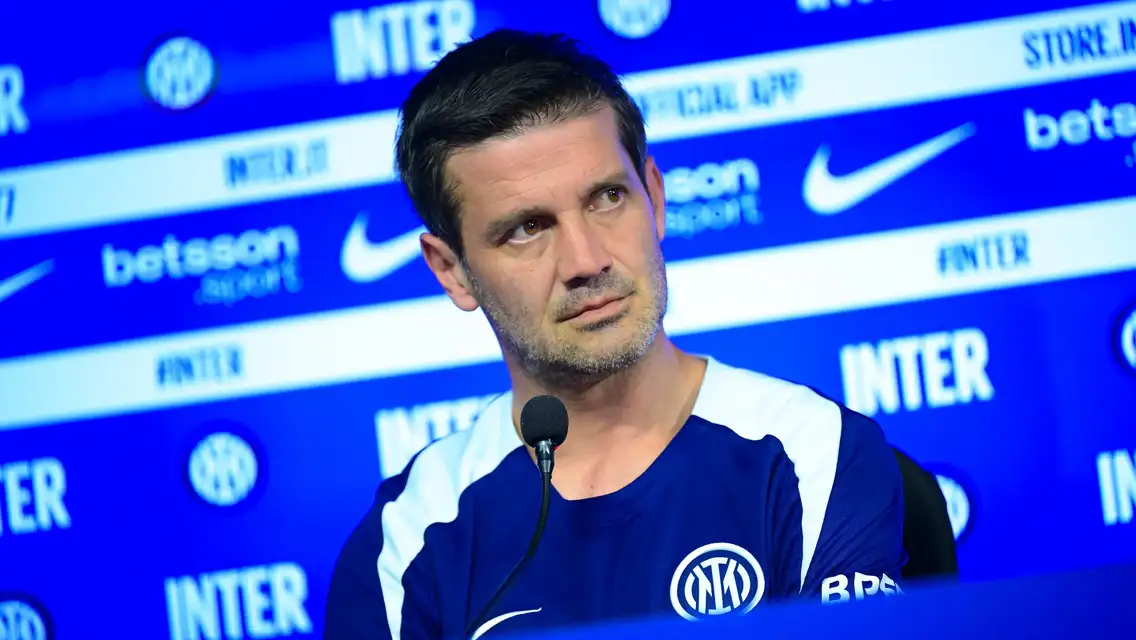 Pressekonferenz von Inter-Roma mit Chivu am Samstag, den 4. April