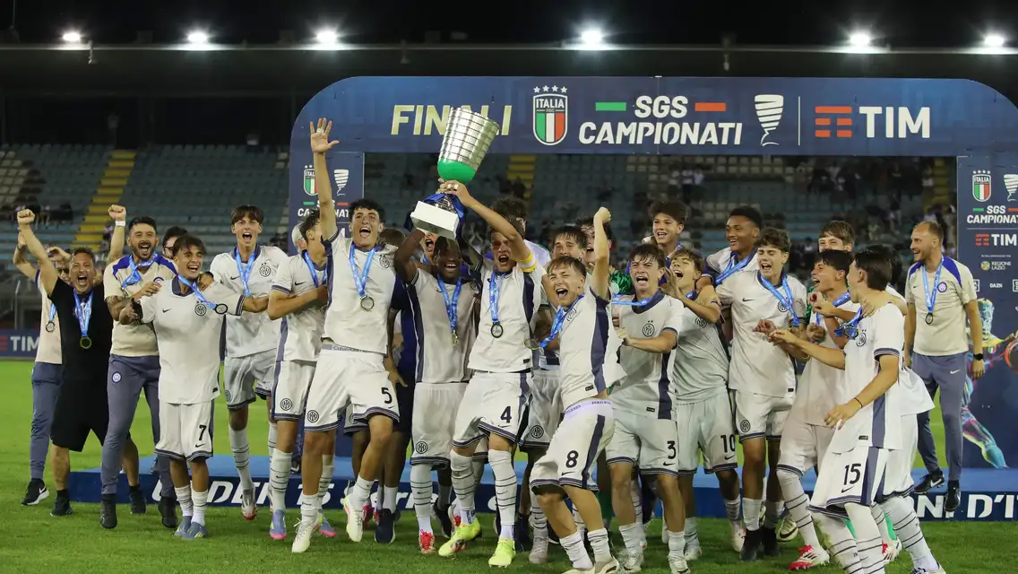 Black and blue joy: Inter U15 is the Italian champion for the eleventh ...