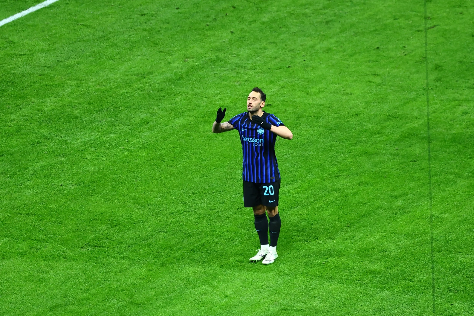 Inter Milan belum putuskan perpanjang kontrak Hakan Calhanoglu